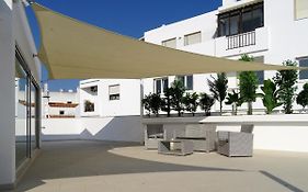 Bowen, Luxury Suites
